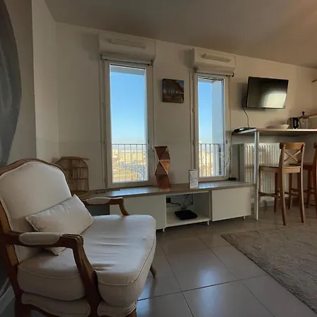 Daire Harmonieusement Amenage Avec Parking Et Terrasse Vers La Cite Du Vin *